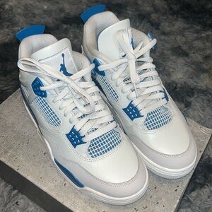 Nike Jordan 4 Military Blue Size 8.5